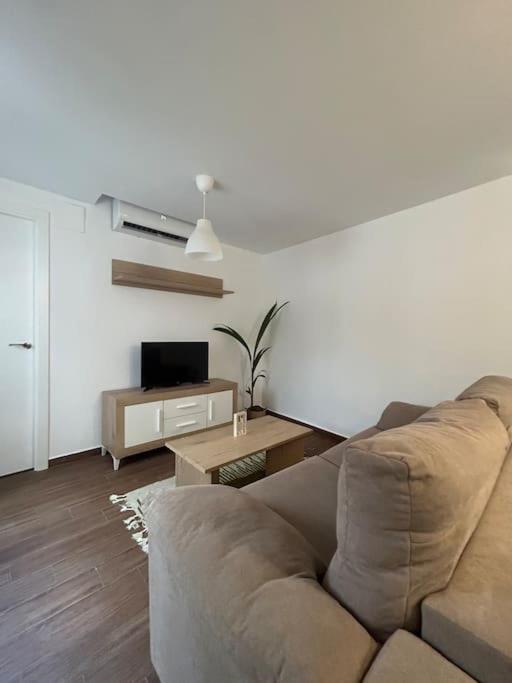 Petite California Duenas Apartment Seville Exterior photo